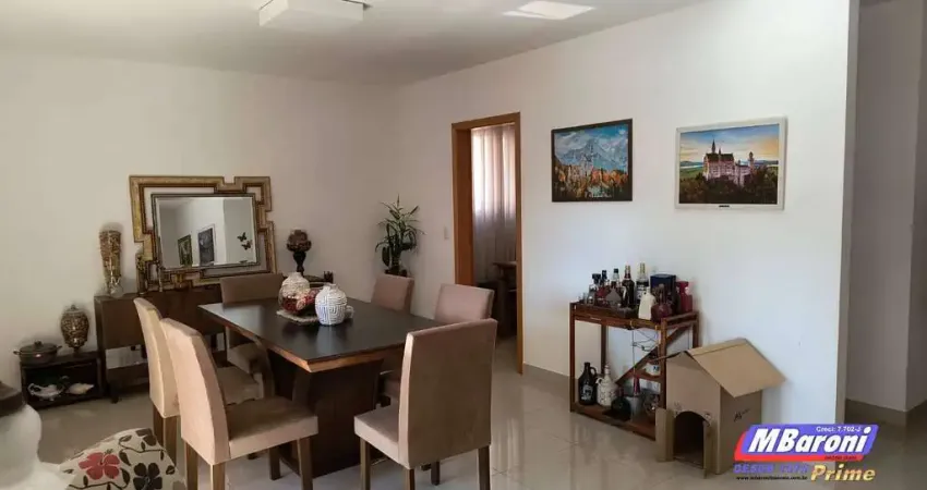 Apartamento 208m2.Dois quarteirão do metro Sta Cruz .