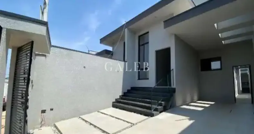 Imperdível oportunidade: Casa à venda em Atibaia-SP, Jardim do Lago, com 3 quartos, 1 suíte, 3 salas, 3 banheiros, 2 vagas e 137m².