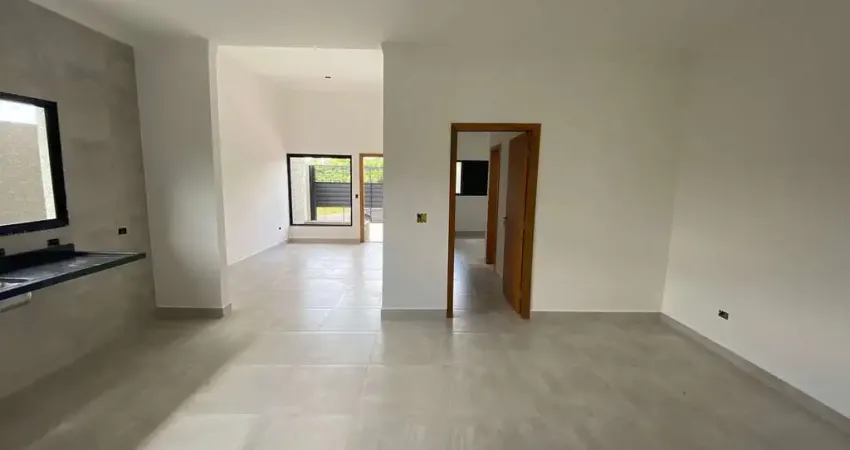 CASA TÉRREA COM EXCELENTE ACABAMENTO EM BAIRRO NOVO