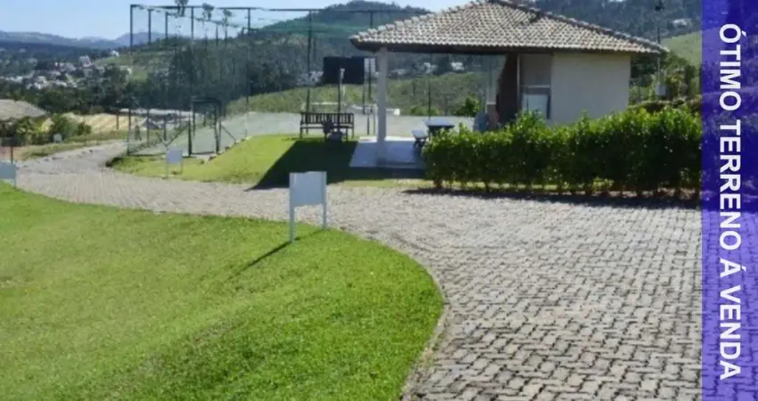 Terreno de 841m² em condomínio fechado com vista espetacular!