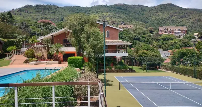Casa de Luxo em Condomínio à Venda em Atibaia-SP - 7 Suítes, 5 Salas, 4 Vagas, 2.542m² no Jardim Flamboyant B