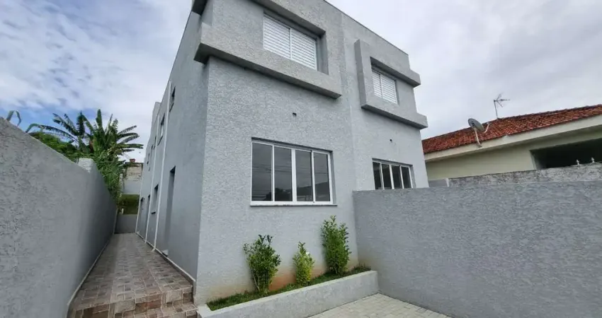 Sobrado à venda no Jd. dos Pinheiros - casa com bastante quintal