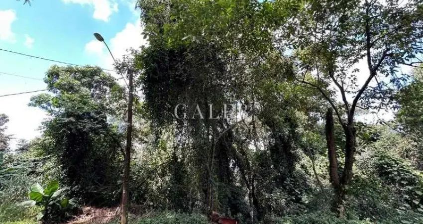 TERRENO EM CONDOMÍNIO