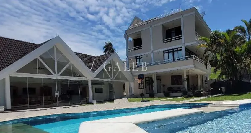 Alto padrão, condomínio flamboyant, 6 suítes closet, 800m2 área construída 1500m2 terreno