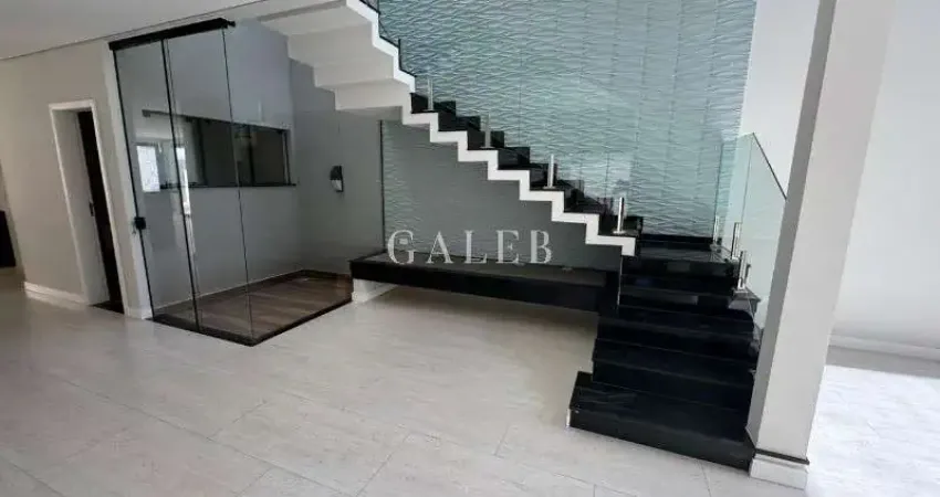 Casa à Venda em Bairro Nobre de Atibaia - Conforto e Elegância!