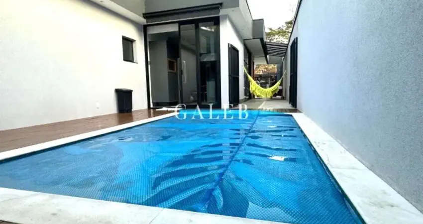 Casa térrea com piscina aquecida! Com 3 quartos, 1 suite, 2 salas, 3 banheiros, 4 vagas. 360m² - Jd Floresta