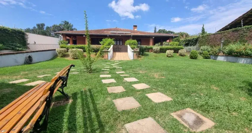 Descubra a Vida dos Sonhos em Atibaia: Uma Residência Rústica Encantadora