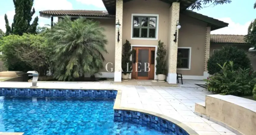 Casa de luxo em condomínio: 3 suítes, 3 salas, 4 vagas, 1000m² de área no Condomínio Osato, Atibaia-SP.
