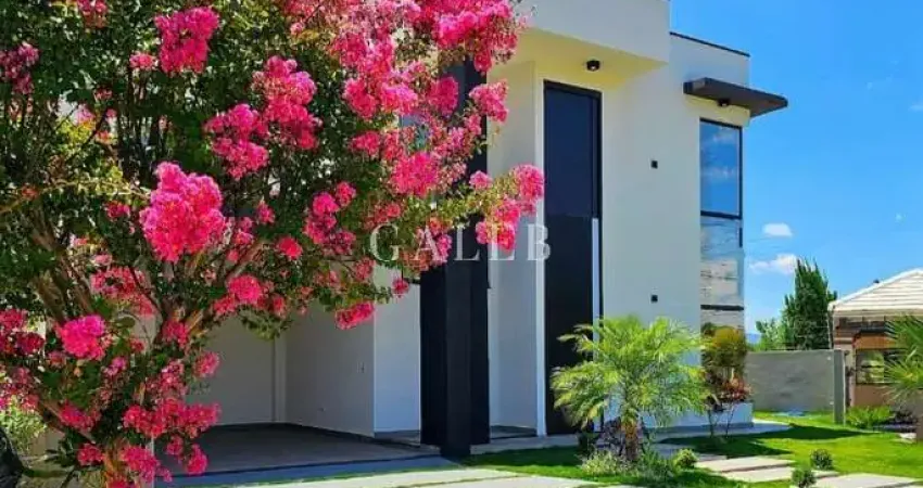 Casa de alto padrão no Condomínio Altos da Floresta em Atibaia-SP: 3 suítes, 2 salas, 5 banheiros, 4 vagas de garagem, 323 m².