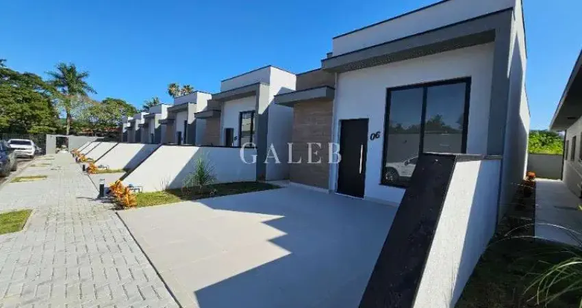 Casas térreas individuais à venda em condomínio com 3 quartos