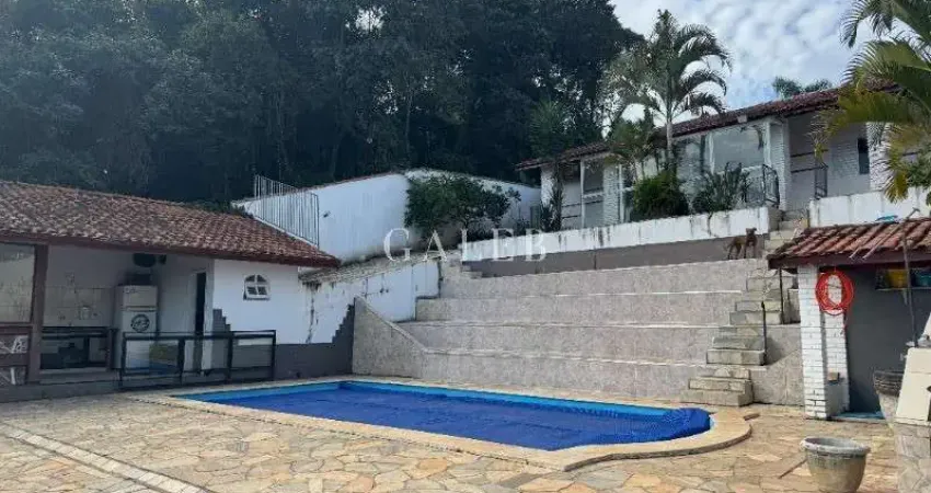 Chácara dentro da cidade à venda, com 1145m² de terreno