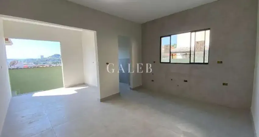 CASA NOVA, 3 QUARTOS, 2 VAGAS DE GARAGEM, PRÓXIMO DE COMÉRCIOS