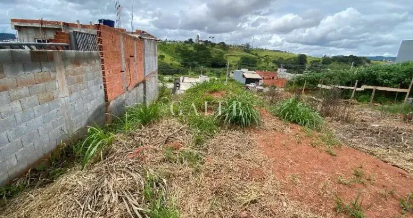 Terreno em loteamento planejado, terreno com leve declive, ótima topografia