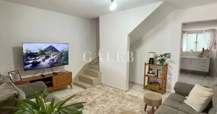 Casa à venda em Atibaia-SP, Vila dos Netos: 3 quartos, 1 suíte, 1 sala, 2 vagas de garagem, 74,40 m² de área.