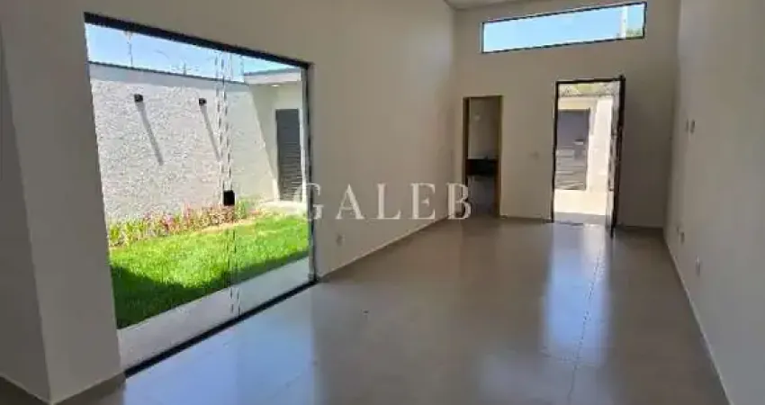 Casa térrea, 3 quartos, 2 vagas de garagem, próxima de comércios