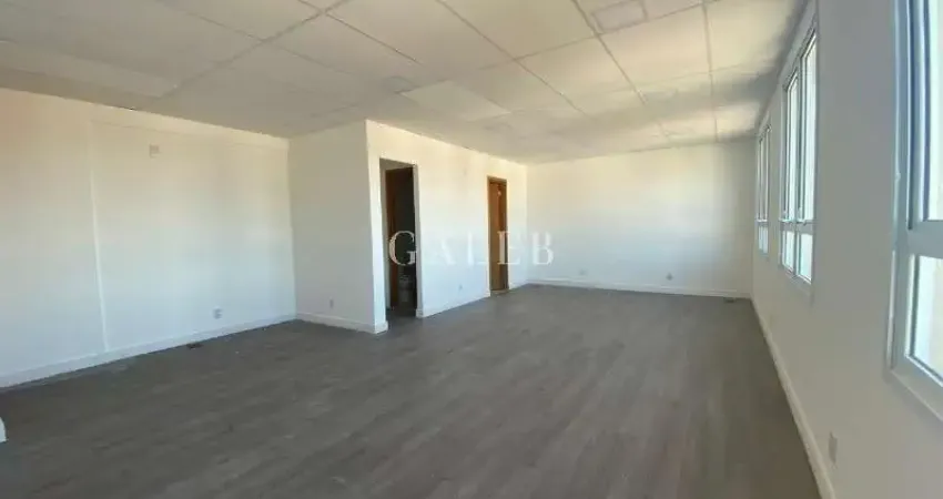 Excelente sala comercial no Patriani Offices, com 02 banheiros e 46,00 m² de área!