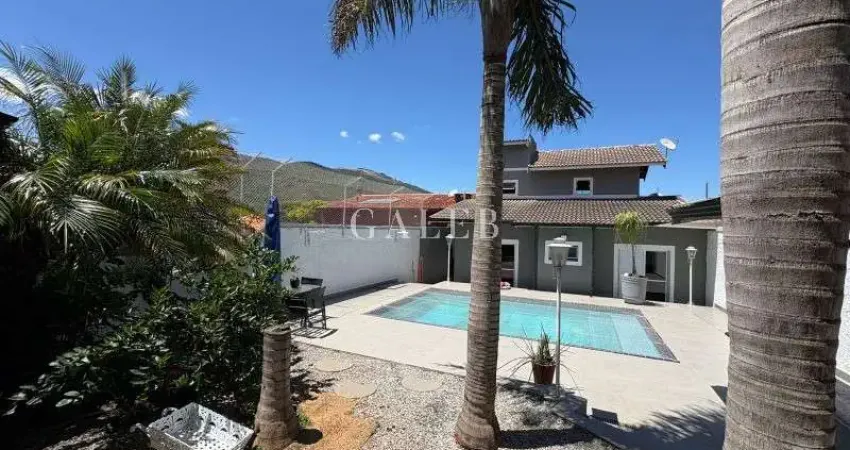 Casa à venda em atibaia-sp, maristela, 3 quartos, 1 suíte, 3 salas, 3 banheiros, 2 vagas, 360m². próximo à pedra grande e lucas nogueira garcez