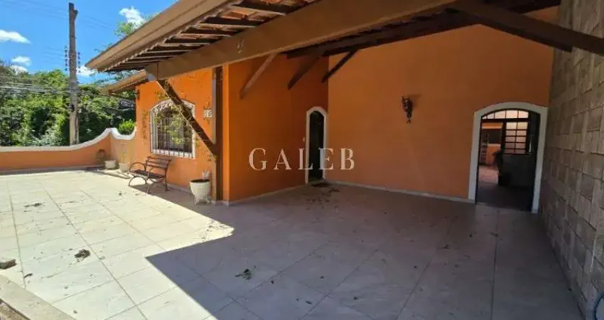 5 vagas de garagem, 3 quartos, área gourmet, terraço casa totalmente térrea