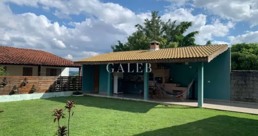 Chácara à venda em campos de atibaia-sp: 5 quartos, 2 suítes, 2 salas, 3 banheiros, 2 vagas de garagem, 306m².