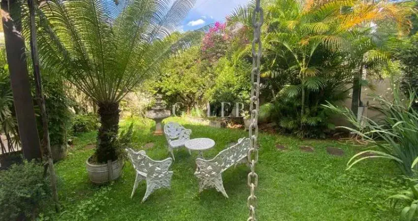 Imperdível!! Maravilhosa casa térrea à venda no Jardim Paulista: 03 suítes, 02 salas e um lindo jardim.