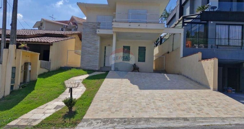 Casa com 3 quartos para alugar na Rua Iguape, 109, Aruã, Mogi das Cruzes