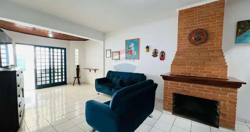 Casa com 5 quartos para alugar na Vila Júlia, Poá 