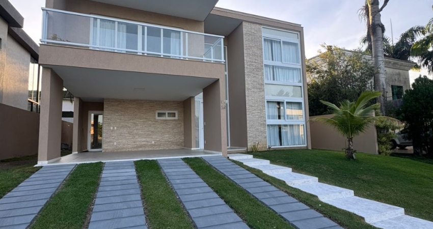 Casa à Venda em Alphaville Litoral Norte 1 – R$ 1.850.000