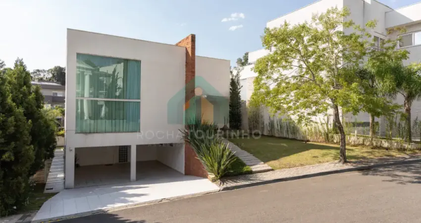 Casa de Alto Padrão Mobiliada e Decorada em Condomínio