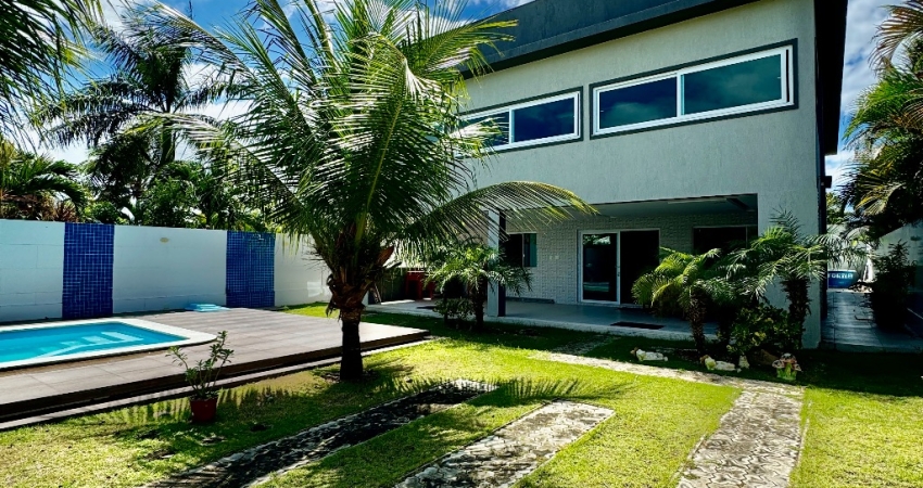 7/4 em condomínio pé na areia!