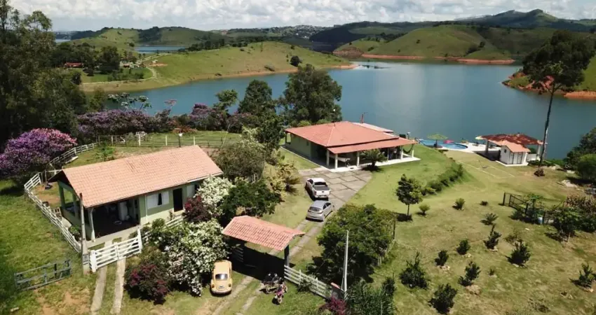 Magnífica propriedade à beira da represa em Igaratá