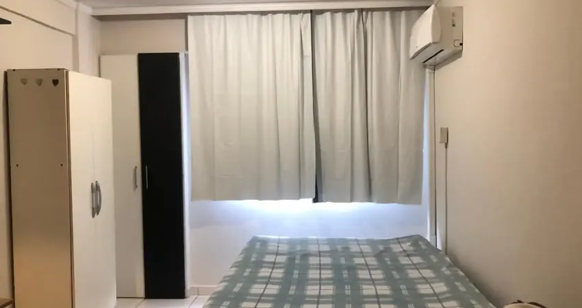 Kitnet no condomínio san martin no centro de balneário camboriú