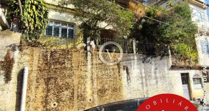 Casa com 3 dormitórios à venda, 148 m² por R$ 270.000,00 - Olaria - Nova Friburgo/RJ