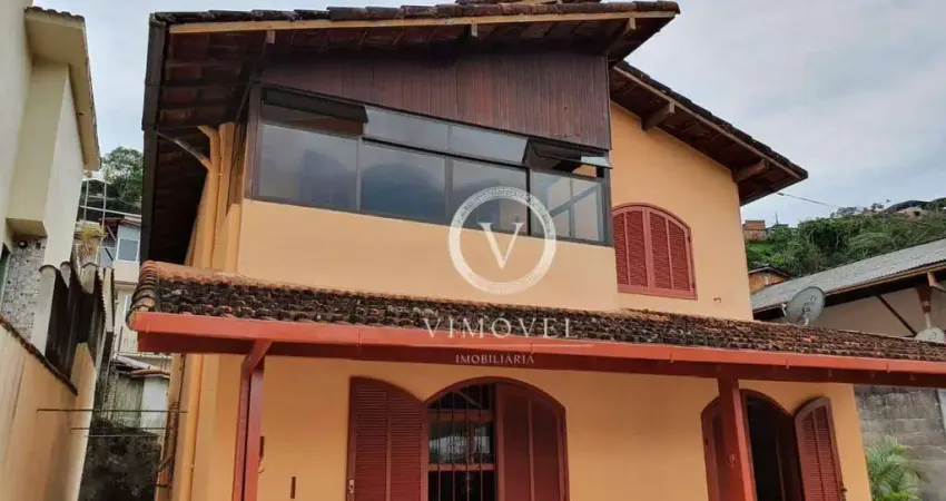 Casa com 3 dormitórios à venda, 150 m² por R$ 590.000,00 - Loteamento Sitio Jacina - Nova Friburgo/RJ