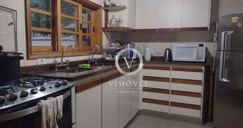 Casa com 3 dormitórios à venda, 184 m² por R$ 780.000 - Mury - Nova Friburgo/RJ