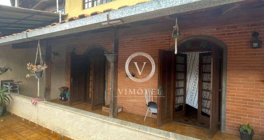 Casa com 4 dormitórios à venda, 300 m² por R$ 520.000,00 - Catarcione - Nova Friburgo/RJ