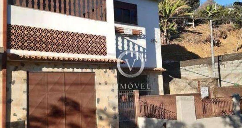 Casa de 2 pavimentos com tereno, garagem coberta para dois carros no Cônego com vista deslumbrante para a s montanhas por preço de ocasião!