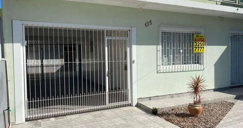 Casa com 2 dormitórios para alugar, 82 m² por r$ 2.395,00/mês - roçado - são josé/sc
