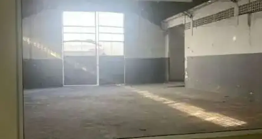 Barracão / Galpão / Depósito para alugar na Avenida Alzira Vargas do Amaral Peixoto, 849, Pacheco, São Gonçalo