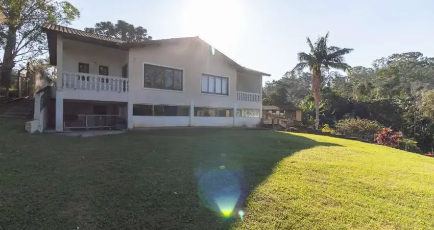 Casa tipo para venda em Guarapiranga com 6 quartos, sendo 6 suítes, 450m²