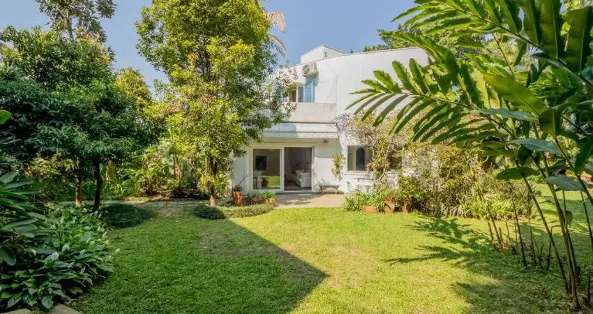 Casa tipo para venda em Real Parque com 4 quartos, sendo 2 suítes, 295m²
