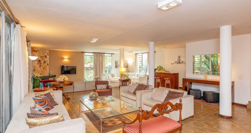Casa tipo para venda com 4 quartos, sendo 2 suítes, 541m²