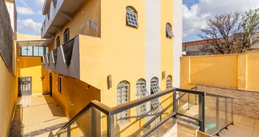 Sobrado para venda com 6 quartos, sendo 1 suíte, 273m²