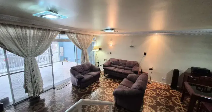 Sobrado para venda com 3 quartos, sendo 1 suíte, 250m²