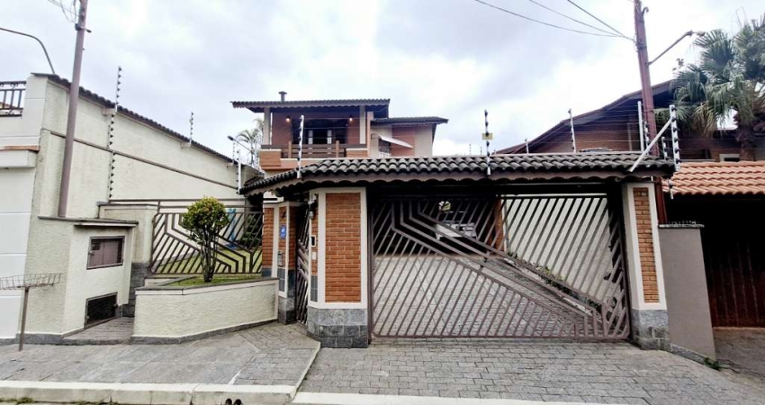 Sobrado para venda com 4 quartos, sendo 2 suítes, 333m²