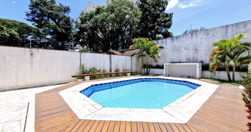 Sobrado para venda com 4 quartos, sendo 2 suítes, 473m²
