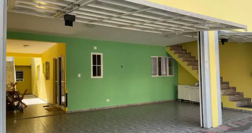 Sobrado para venda com 4 quartos, sendo 2 suítes, 230m²