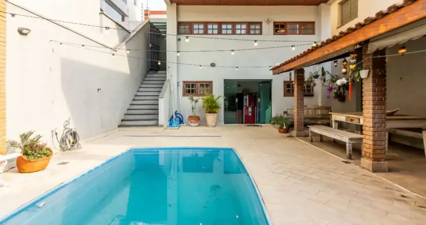 Sobrado para venda em saúde com 4 quartos, sendo 4 suítes, 220m²