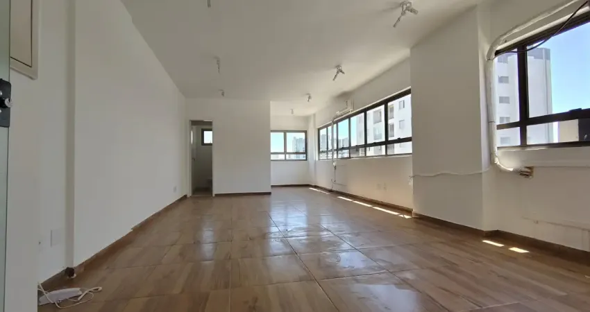 Oportunidade!!! sala comercial de 52m² com 02 banheiros e 01 vaga - santo antônio - scs - sp.