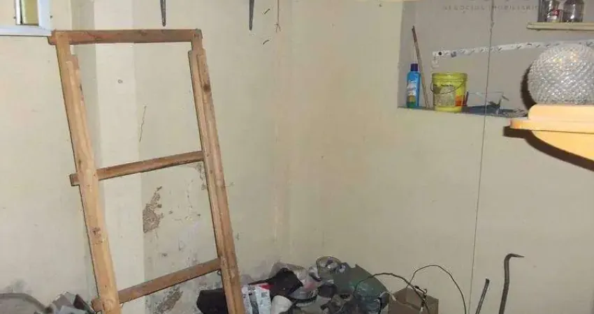2 Casas com 3 dormitórios, 2 barracões com 01 quarto à venda, 291 m² por R$ 800.000 - Paraíso - Belo Horizonte/MG
