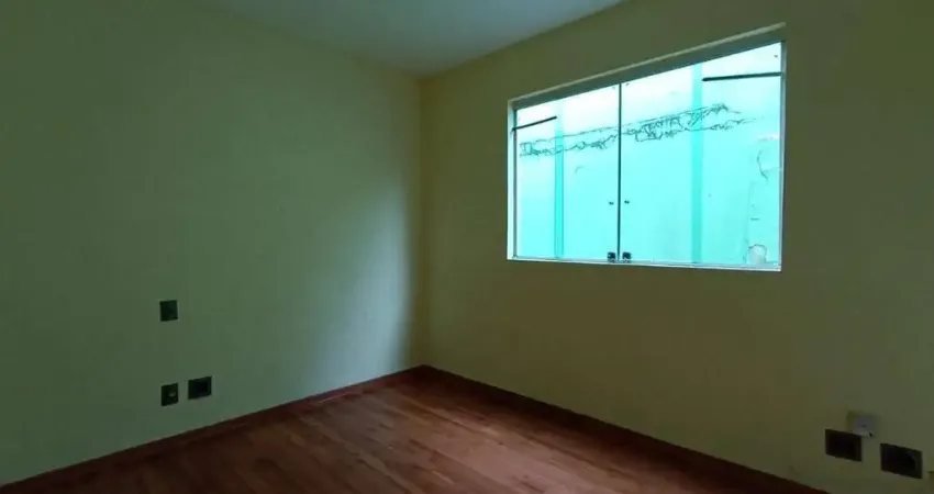 Casa geminada - Esplanada, Belo Horizonte